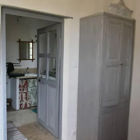 La Petite Maison Des Artistes Holiday home Seguret